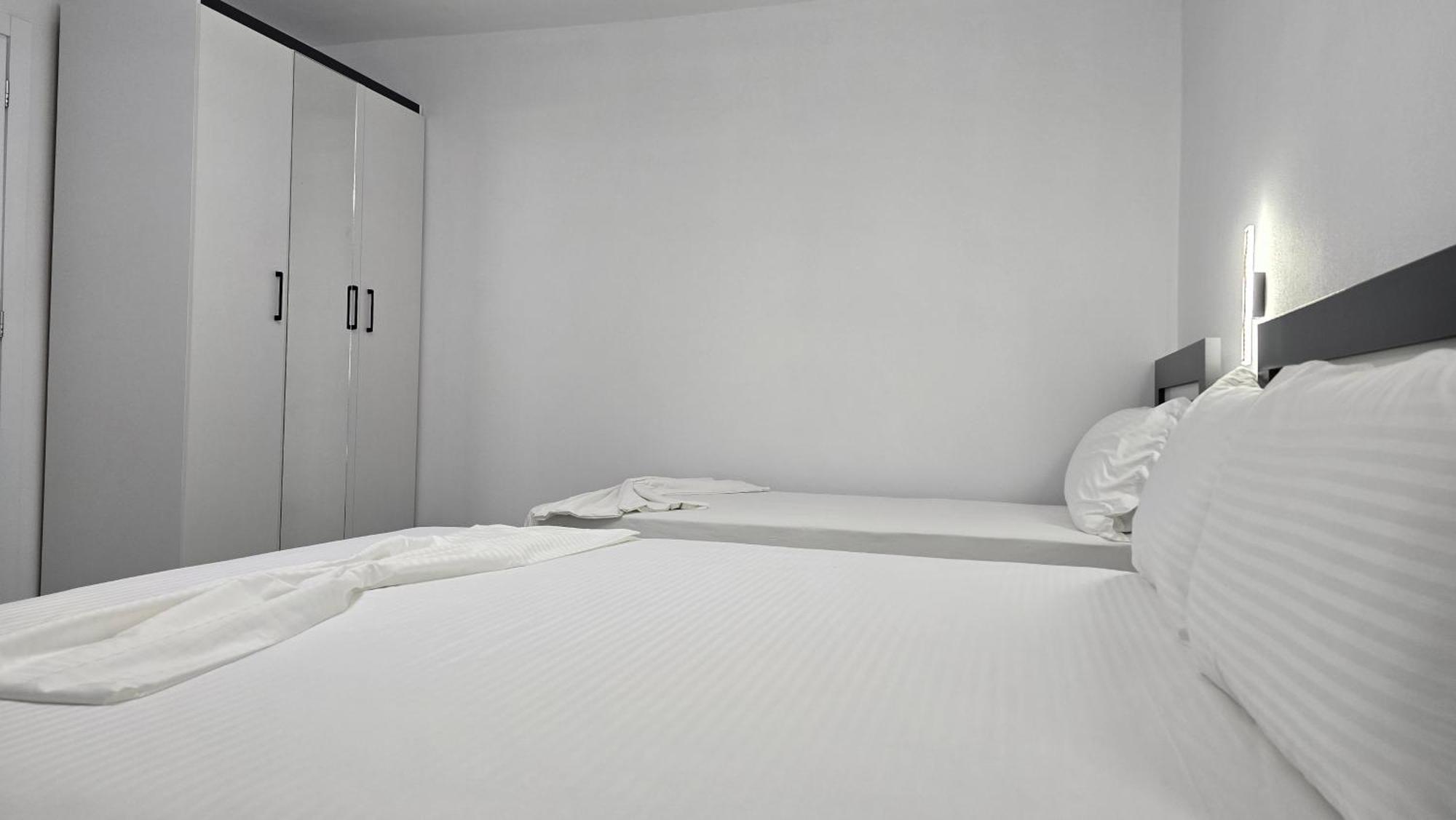 Guest House Pogradeci Buitenkant foto