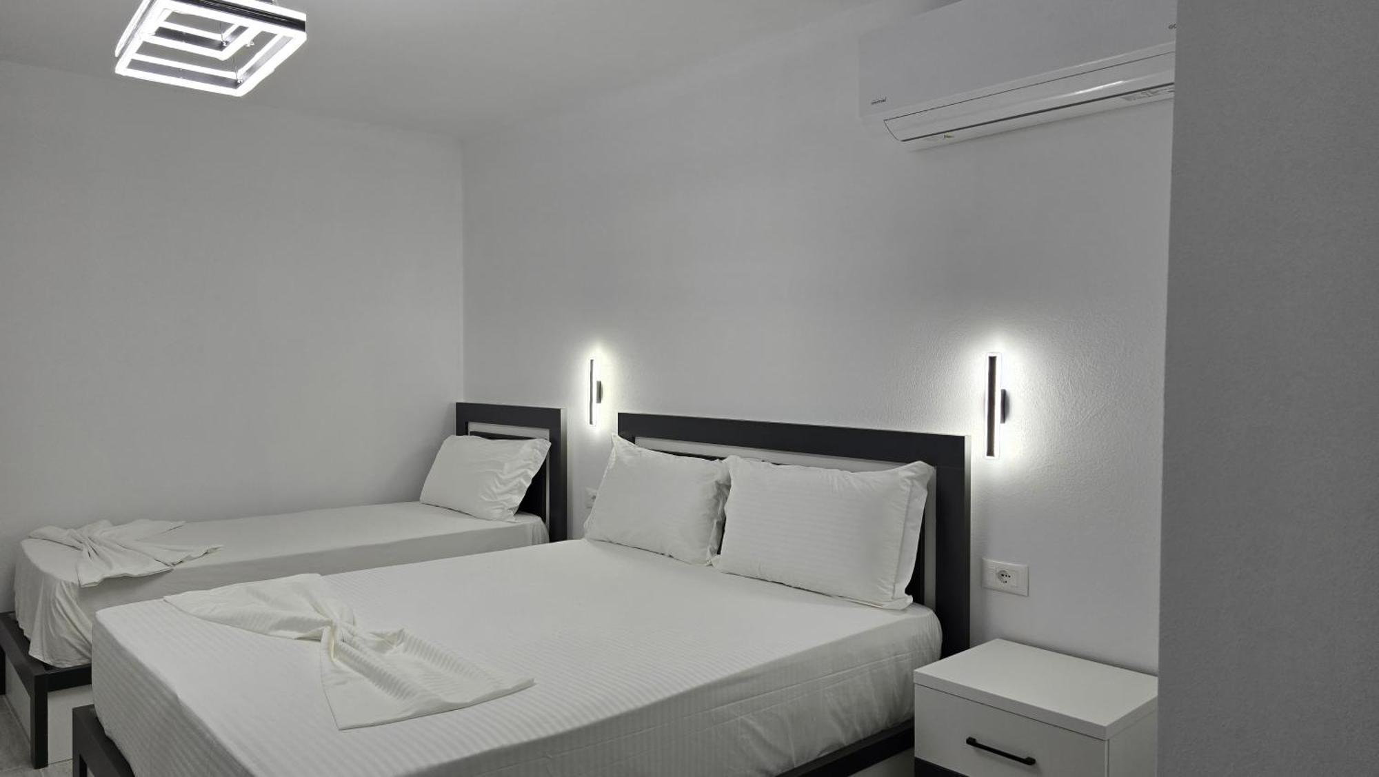 Guest House Pogradeci Buitenkant foto