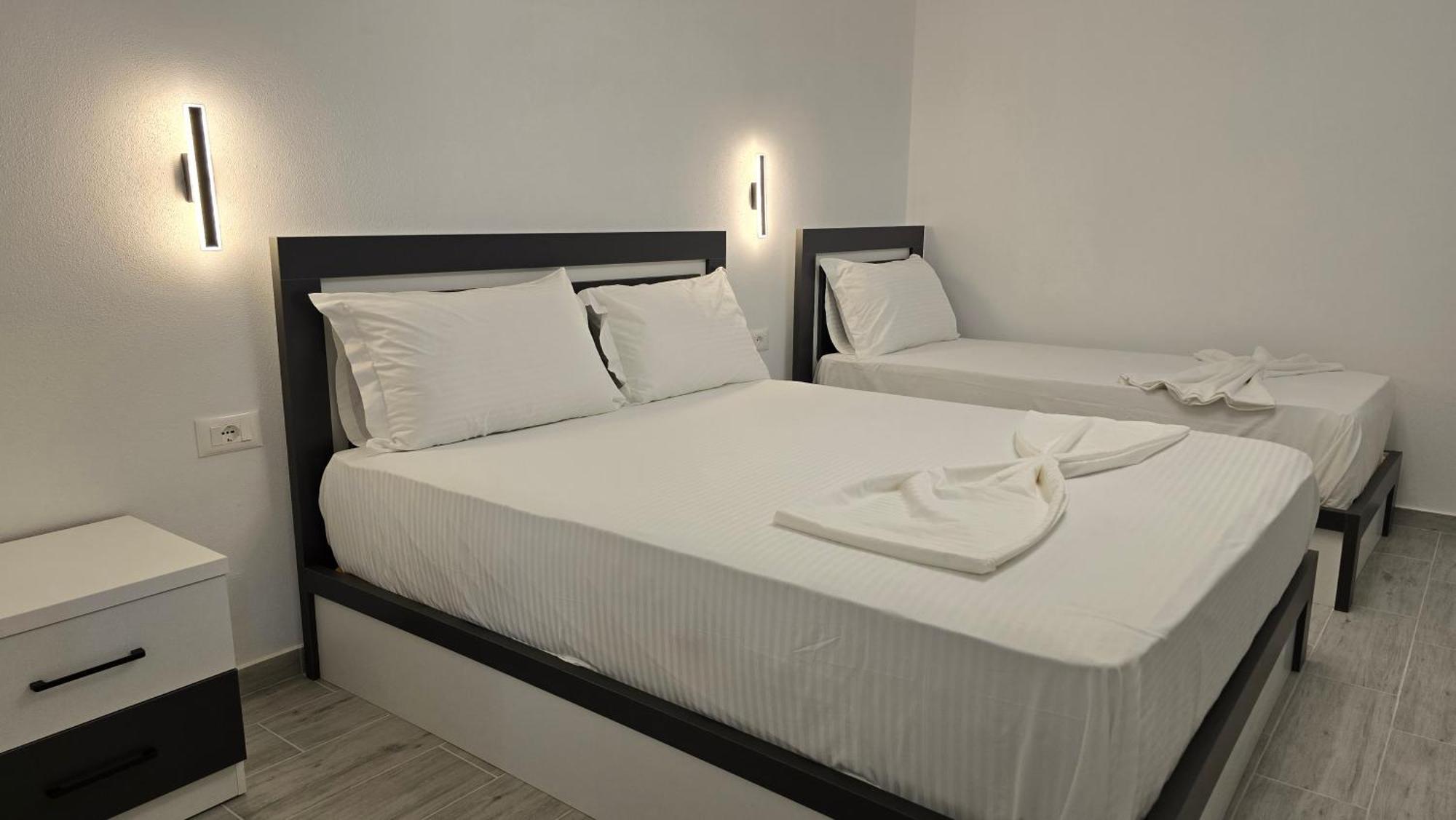 Guest House Pogradeci Buitenkant foto